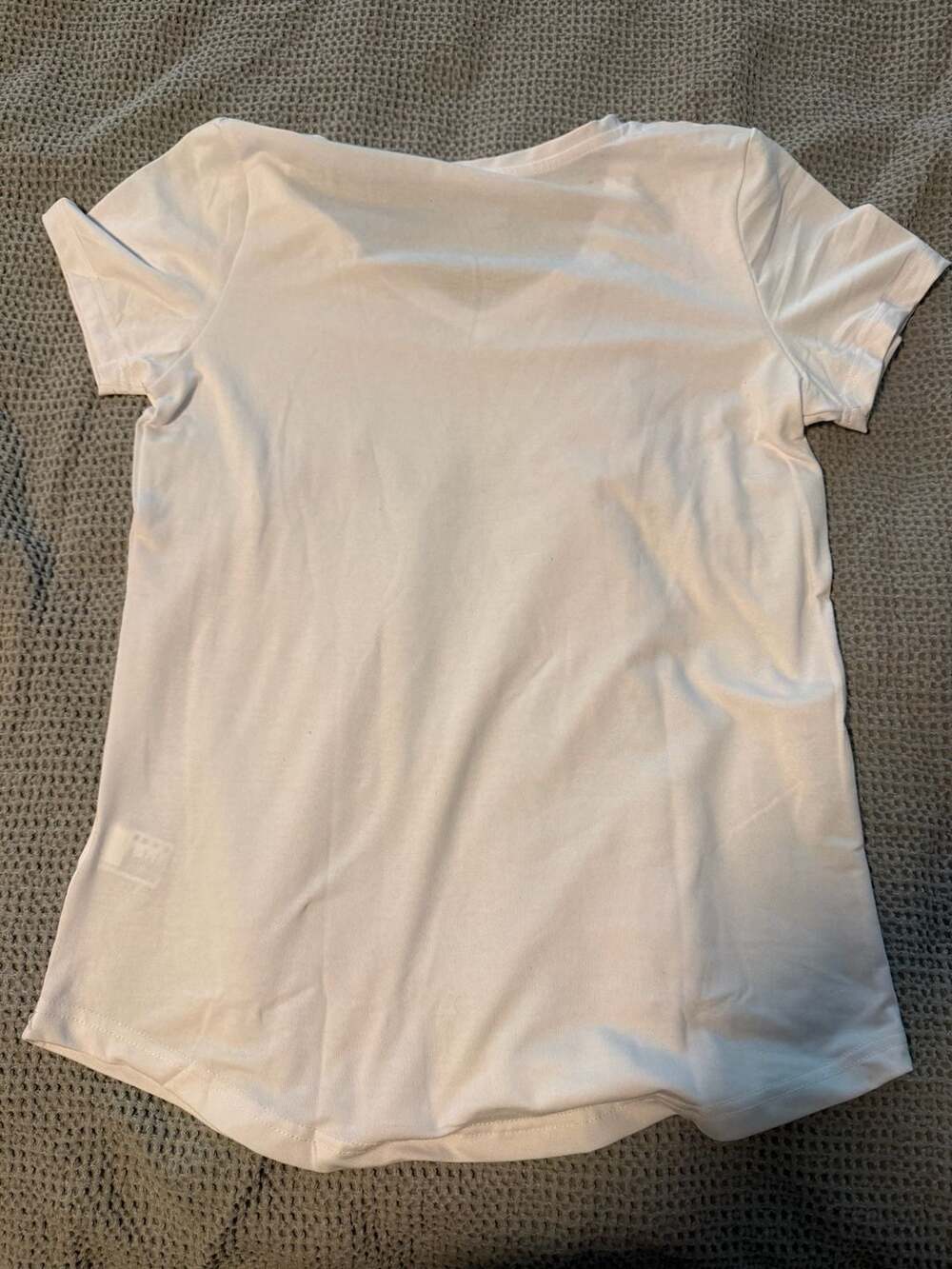 Cricut Custom Printed Bebesota V-Neck T-Shirt White Size L - Picture 3 of 4